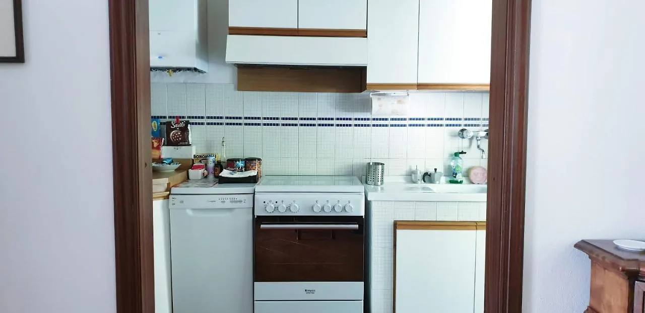 Home Azzurra カポローナ